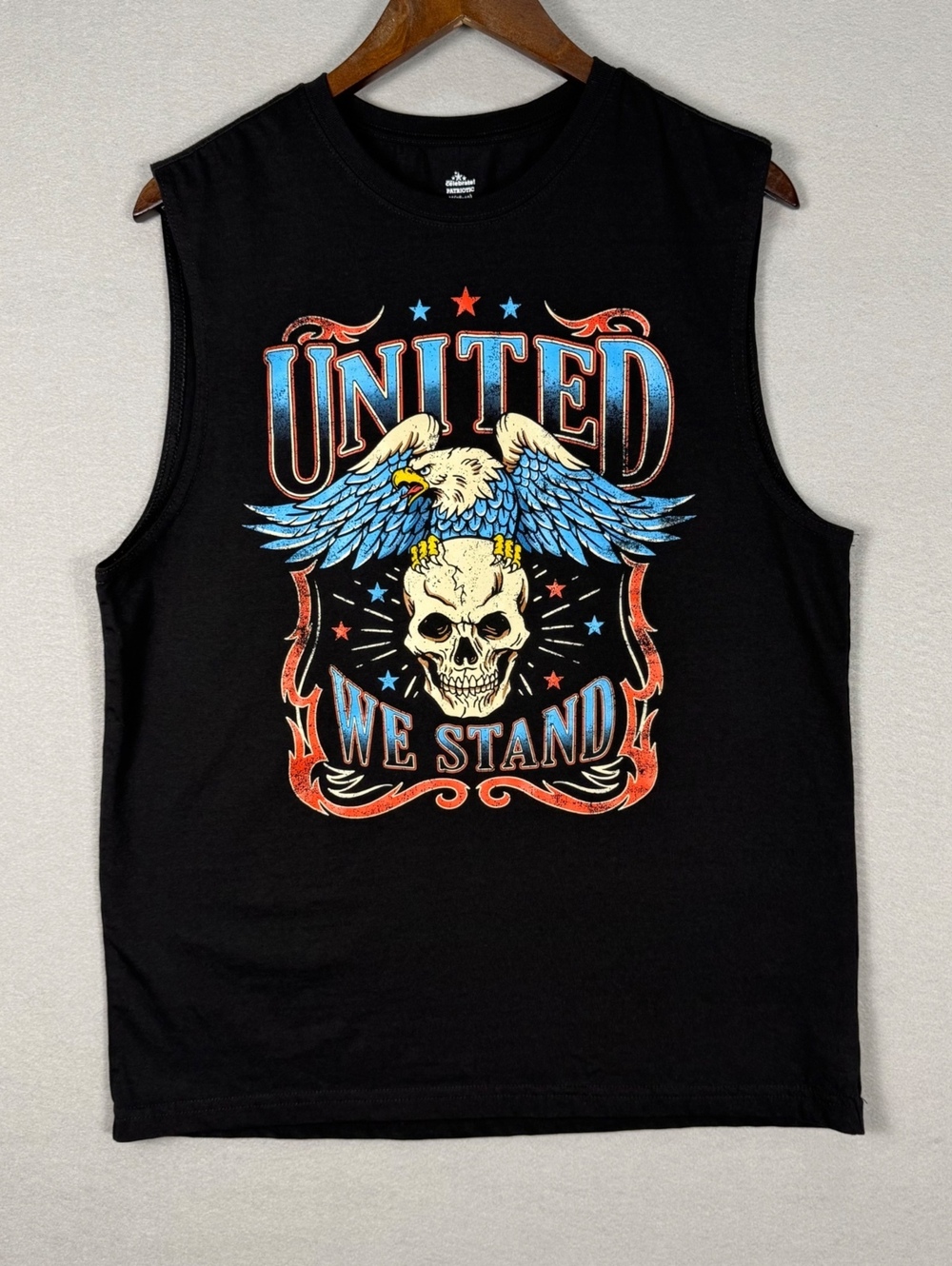 United We Stand Men's M Patriotic Sleeveless Shirt